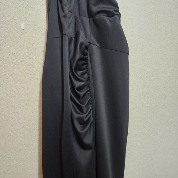 Deadly Dames with Micheline Pitt - Picture 4 of 5